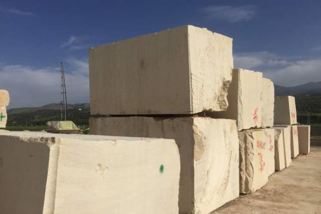 beige limestone blocks and slabs